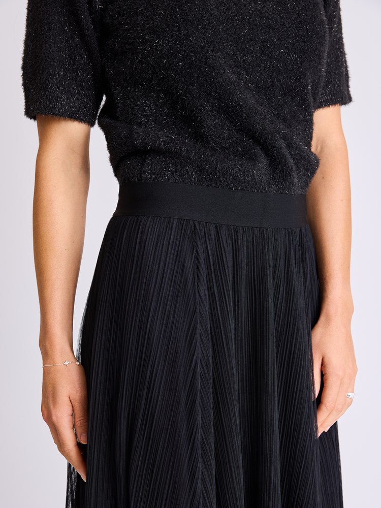 Nadina skjørt 7514140_ID2-MELL-W25-Modell-Front_chn=vic_7127_Nadina skjørt ID2.jpg_Front||Front