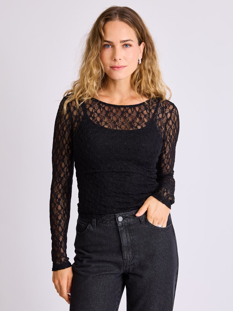 Bella topp 7514148_ID2-MELL-W25-Modell-Front_chn=vic_1735_Bella topp ID2.jpg_Front