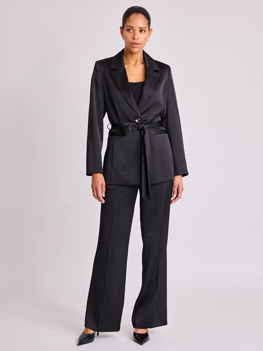 7514167 ID2 7514167_ID2-BLU-W25-Modell-Front_chn=vic_7946_Gigi blazer ID2_Gigi blazer ID2 7514167.jpg_Front||Front