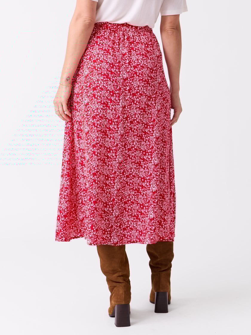 7514200 KBI 7514200_KBI-MELL-S26-Modell-Front_chn=vic_1675_Kirsti midi skjørt KBI.jpg_Front||Front