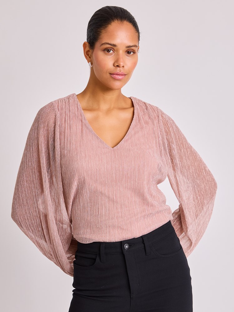 Hazel bluse 7514245_MGE-BLU-W25-Modell-Front_chn=vic_9377_Hazel bluse MGE.jpg_Front||Front