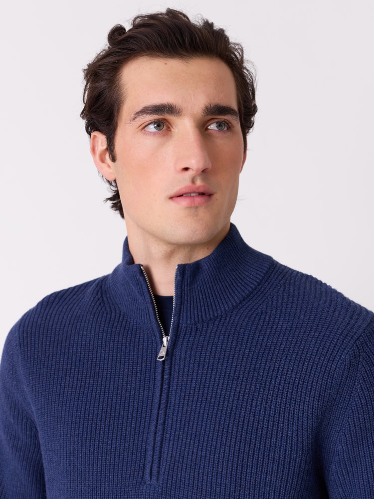 Simon zipneck 7514249_ENB-JEANPAUL-S26-Modell-Front_8085_Simon zipneck ENB.jpg_Front||Front