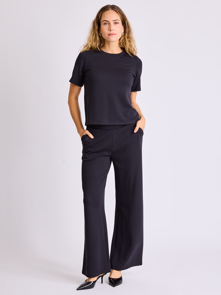 Marley vid bukse 7514262_ID2-MELL-W25-Modell-Front_chn=vic_4429_Marley vid bukse ID2.jpg_Front||Front