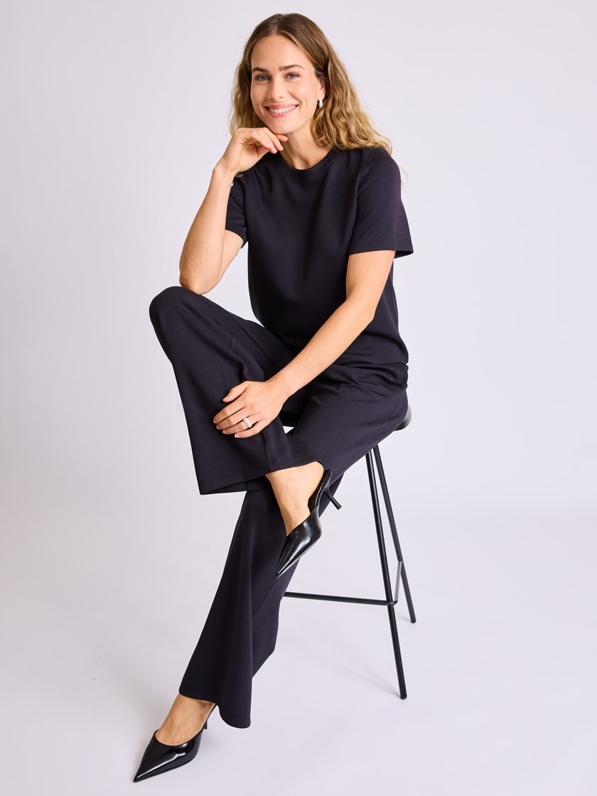 7514267 ID2 7514267_ID2-MELL-W25-Modell-Front_chn=vic_7803_Marley t-skjorte ID2_Marley t-skjorte ID2 7514267.jpg_Front||Front