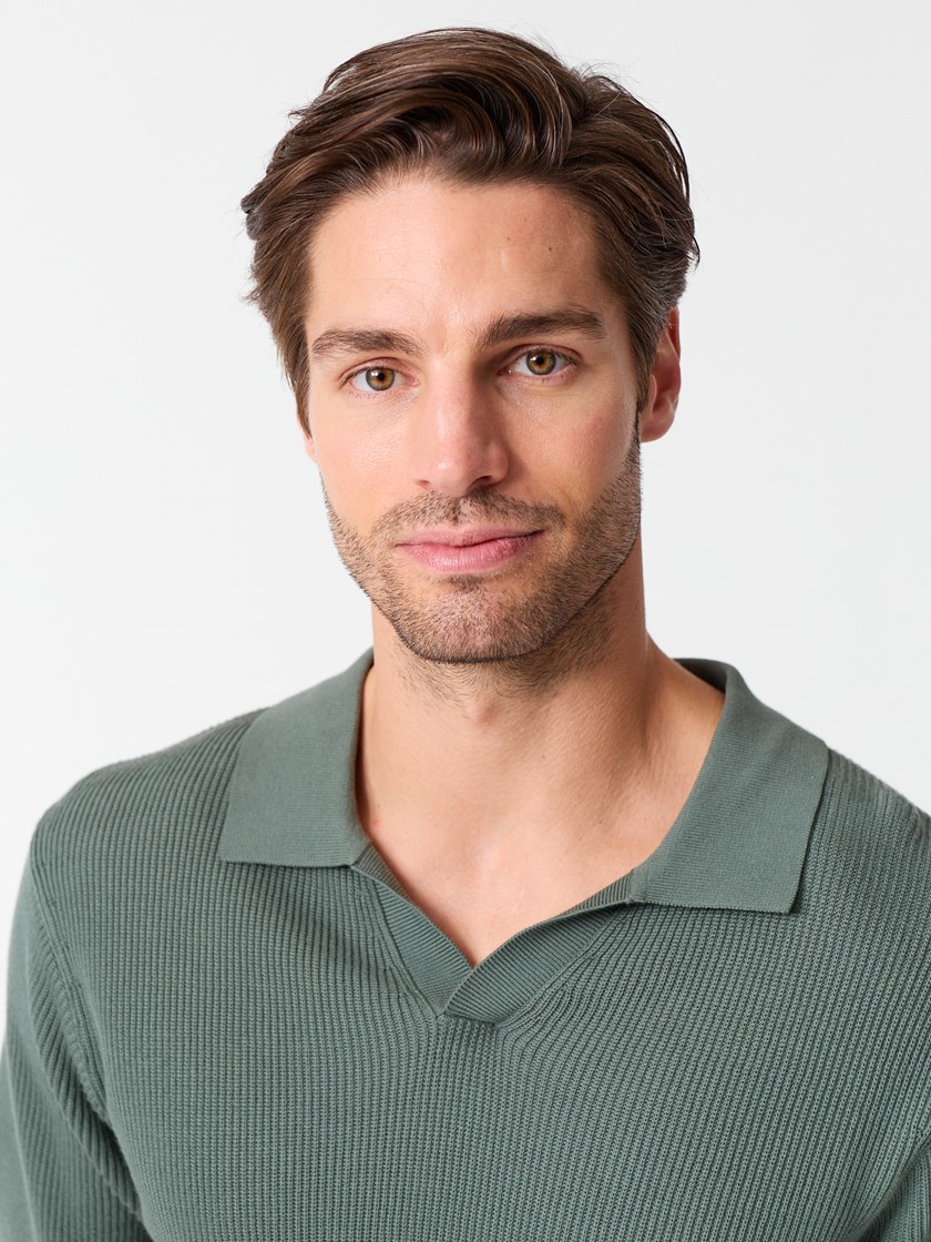 7514275 I6U 7514275_I6U-JEANPAUL-S26-Modell-Front_7529_Patrick polo genser I6U_Patrick polo genser I6U 7514275.jpg_Front||Front