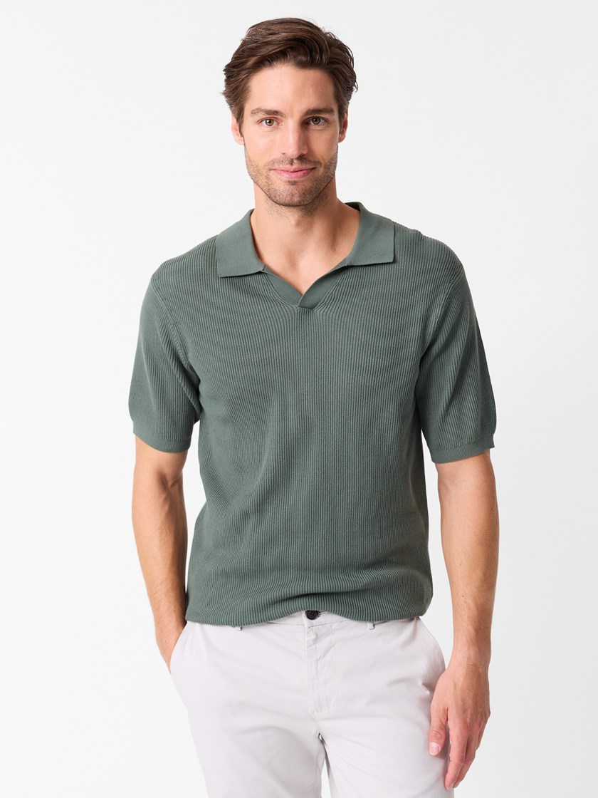 7514275 I6U 7514275_I6U-JEANPAUL-S26-Modell-Front_9646_Patrick polo genser I6U_Patrick polo genser I6U 7514275.jpg_Front||Front