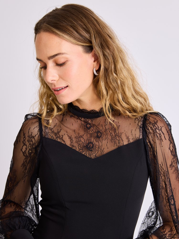 Tuva kjole 7514285_ID2-MELL-W25-Modell-Front_chn=vic_5123_Tuva kjole ID2 7514285.jpg_Front||Front