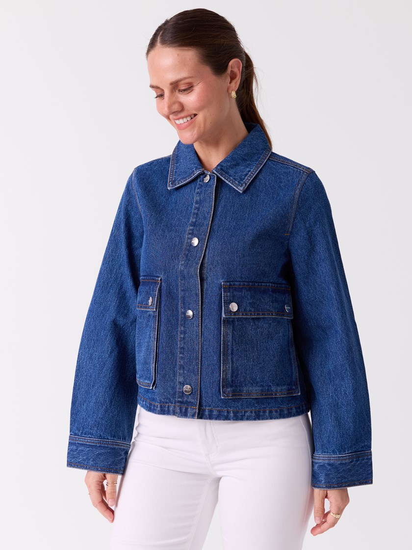 7514293 DAA 7514293_DAA-DONNA-S26-Modell-Front_chn=vic_6039_Bea jakke DAA_Bea jakke DAA 7514293.jpg_