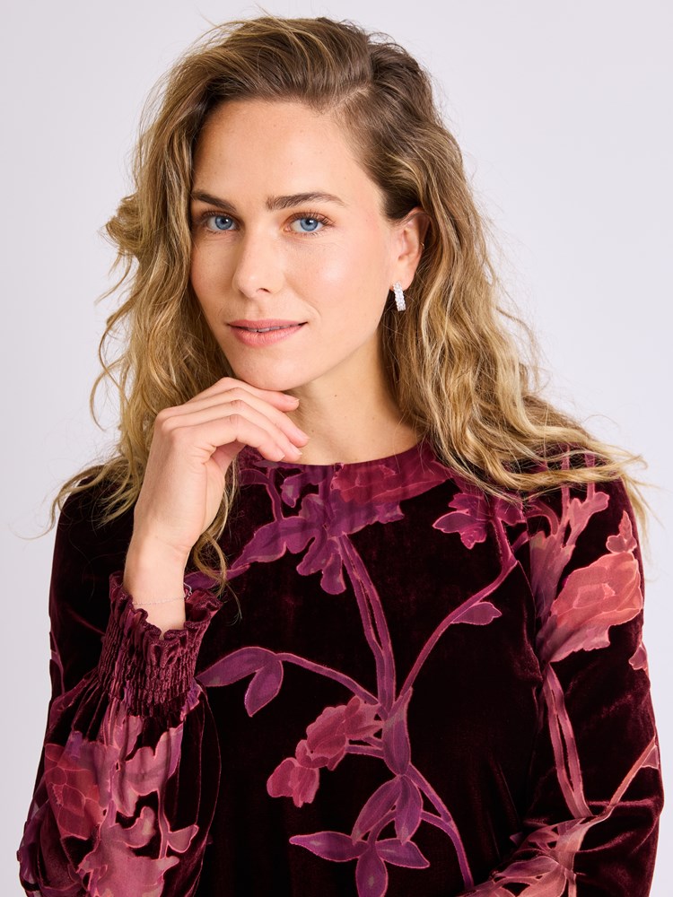 Eira kjole 7514387_MWH-MELL-W25-Modell-Front_chn=vic_7883_Eira kjole MWH.jpg_Front||Front