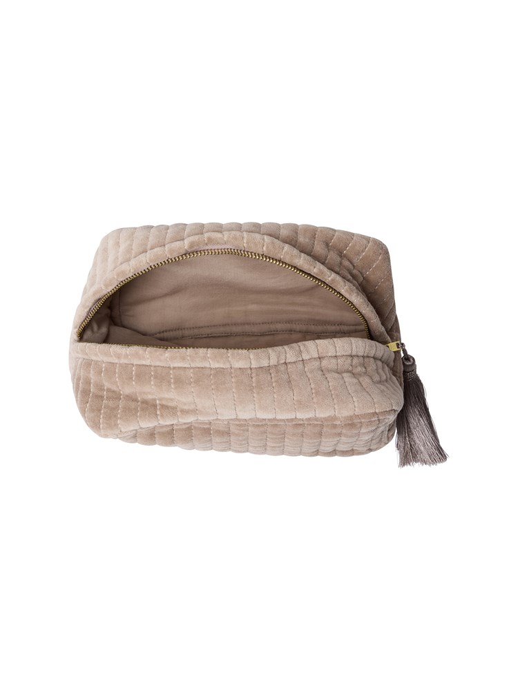 July stor toalettmappe 7514390_APS-MELL-W25-Front_40.jpg_Front||Front