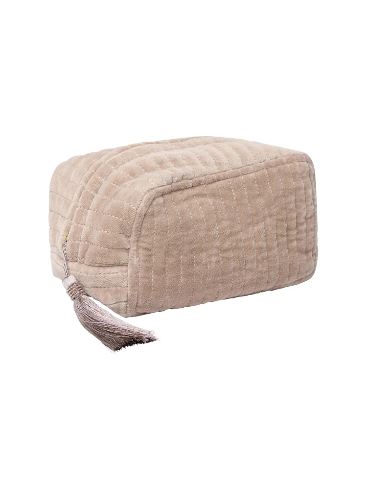 July stor toalettmappe 7514390_APS-MELL-W25-Front_7241.jpg_Front||Front