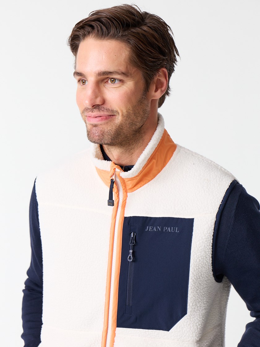 7514490 O63 7514490_O63-JEANPAUL-S26-Modell-Front_8600_Corin fleecevest O63.jpg_Front||Front