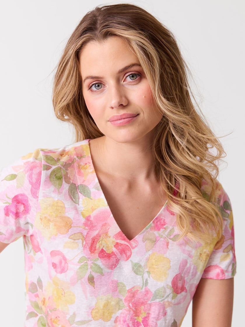 7514496 MHU 7514496_MHU-MELL-H26-Modell-Front_chn=vic_3851_Linnea mønstret t-skjorte MHU_Linnea mønstret t-skjorte MHU 7514496.jpg_Front