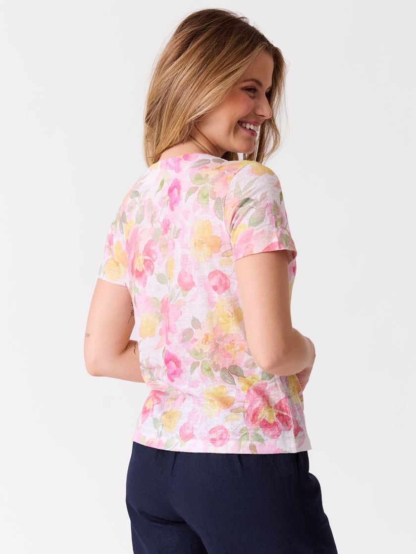 7514496 MHU 7514496_MHU-MELL-H26-Modell-Front_chn=vic_4771_Linnea mønstret t-skjorte MHU.jpg_Front