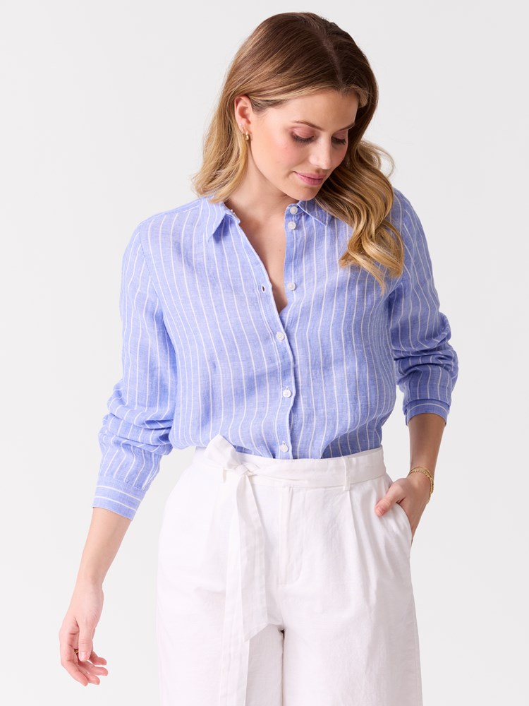 Louise linskjorte 7514516_MVV-MELL-H26-Modell-Front_chn=vic_203_Louise linskjorte MVV 7514516.jpg_Front||Front