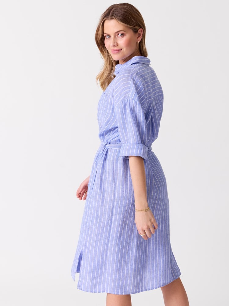 Louise linskjortekjole 7514564_MVV-MELL-H26-Modell-Front_chn=vic_3890_Louise linskjortekjole MVV.jpg_Front