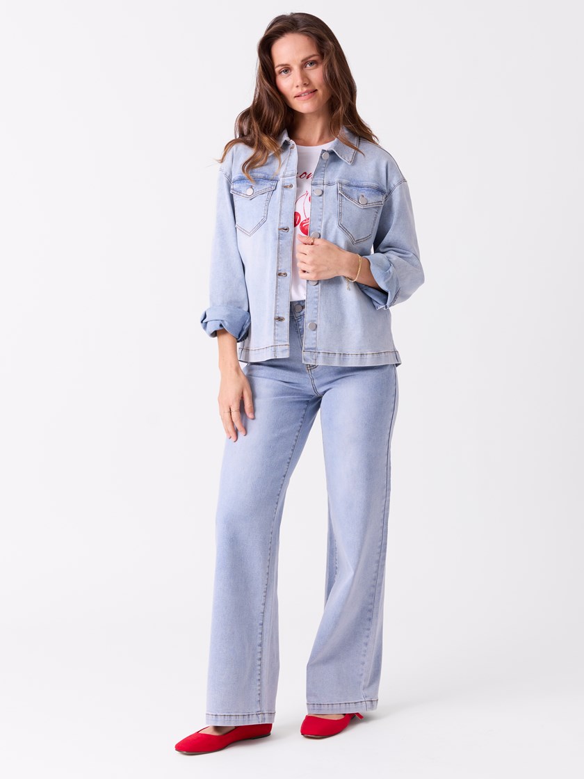 7514593 DAC 7514593_DAC-MELL-S26-Modell-Front_chn=vic_1002_Wilma skjorte DAC_Wilma skjorte DAC 7514593.jpg_Front||Front