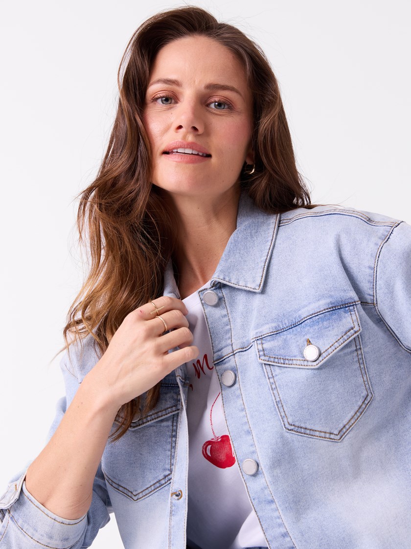 7514593 DAC 7514593_DAC-MELL-S26-Modell-Front_chn=vic_5710_Wilma skjorte DAC_Wilma skjorte DAC 7514593.jpg_Front||Front