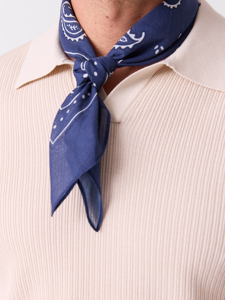 Spencer bandana 7514605_T56-VESB-S26-Modell-Front_chn=vic_5156_Spencer bandana T56.jpg_Front||Front