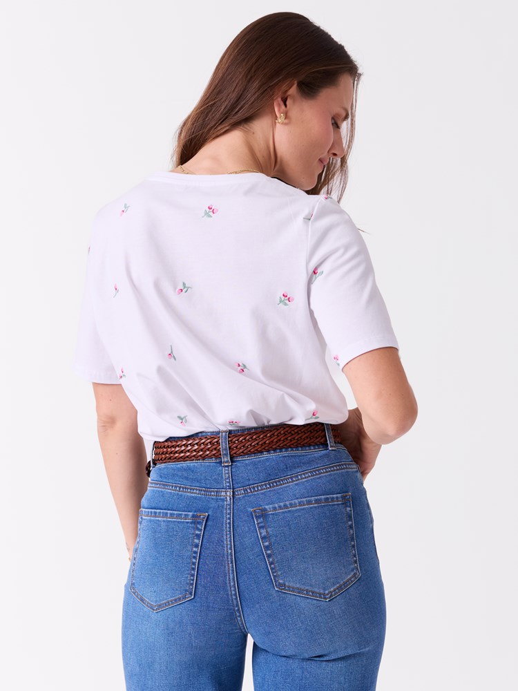 Meadow brodert t-skjorte 7514636_MOC-MELL-S26-Modell-Front_chn=vic_1724_Meadow brodert t-skjorte MOC.jpg_Front||Front