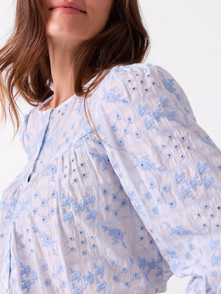 Olivia bluse 7514666_EPK-MELL-S26-Modell-Front_chn=vic_8899_Olivia bluse EPK 7514666.jpg_Front||Front