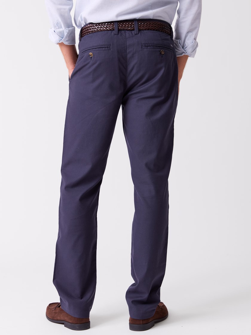 7514738 C27 7514738_C27-VESB-S26-Modell-Back_chn=vic_4766_Bennett chinos C27.jpg_