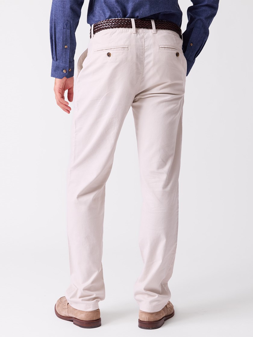 7514738 I2V 7514738_I2V-VESB-S26-Modell-Back_chn=vic_8172_Bennett chinos I2V.jpg_Back||Back