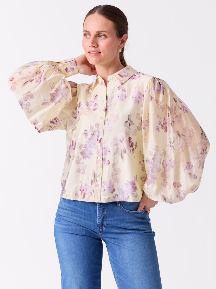 Allegra bluse 7514774_Q71-DONNA-S26-Modell-Front_chn=vic_3638_Allegra bluse Q71_Allegra bluse Q71 7514774.jpg_