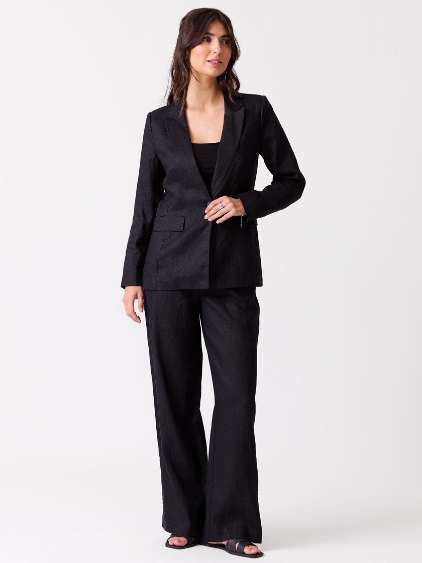 7514813 ID2 7514813_ID2-BLU-H26-Modell-Front_chn=vic_7226_Lina linblazer ID2 7514813.jpg_Front||Front