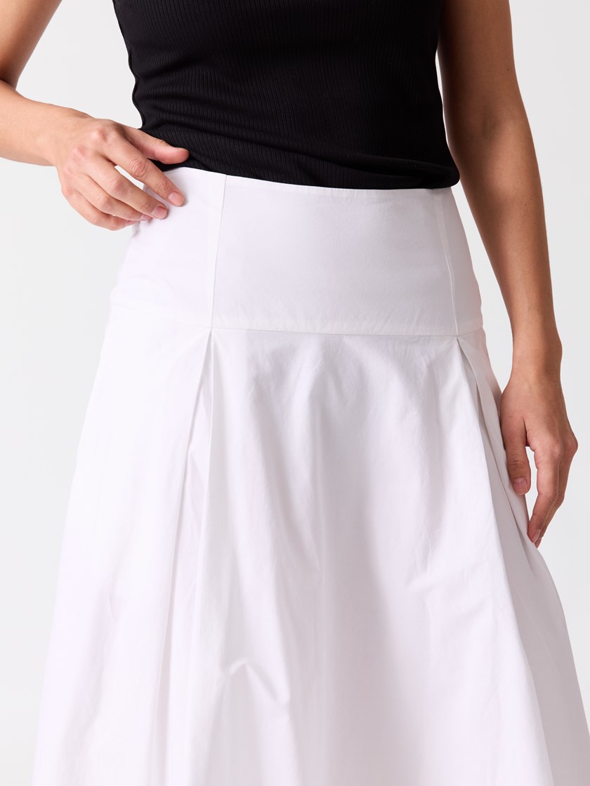 7514871 O68 7514871_O68-BLU-H26-Modell-Front_chn=vic_1584_Becca skjørt O68.jpg_Front||Front