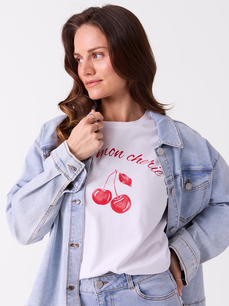 Sunny t-skjorte 7514974_KBI-MELL-S26-Modell-Front_chn=vic_8899_Sunny t-skjorte KBI.jpg_Front