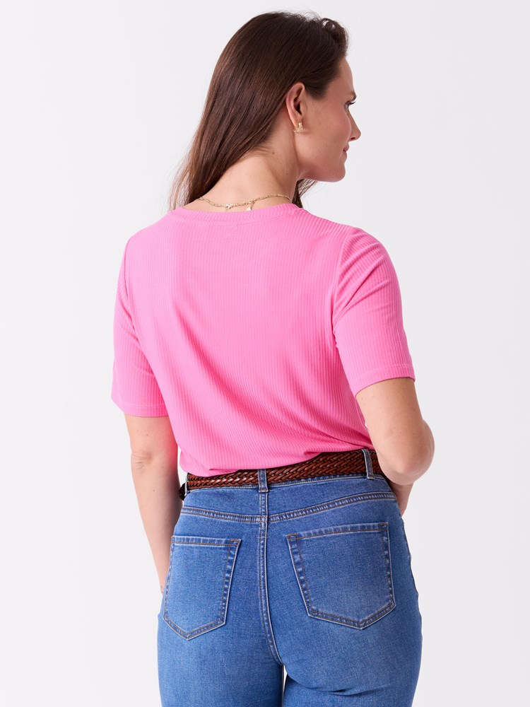 Lilly t-skjorte 7514975_MOC-MELL-S26-Modell-Front_chn=vic_1161_Lilly t-skjorte MOC.jpg_Front