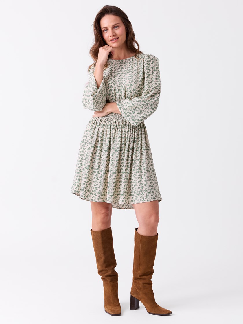 7514986 GJC 7514986_GJC-MELL-S26-Modell-Front_chn=vic_6742_Ruth kjole GJC.jpg_Front||Front