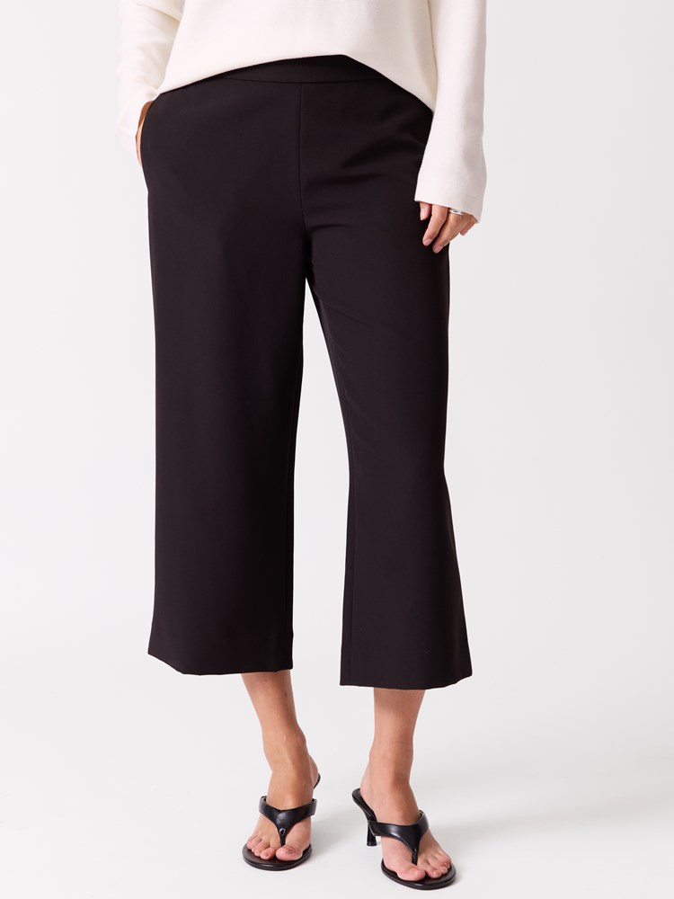 Jackie culotte bukse 7515010_ID2-BLU-H26-Modell-Front_chn=vic_1029_Jackie culotte bukse ID2.jpg_Front||Front