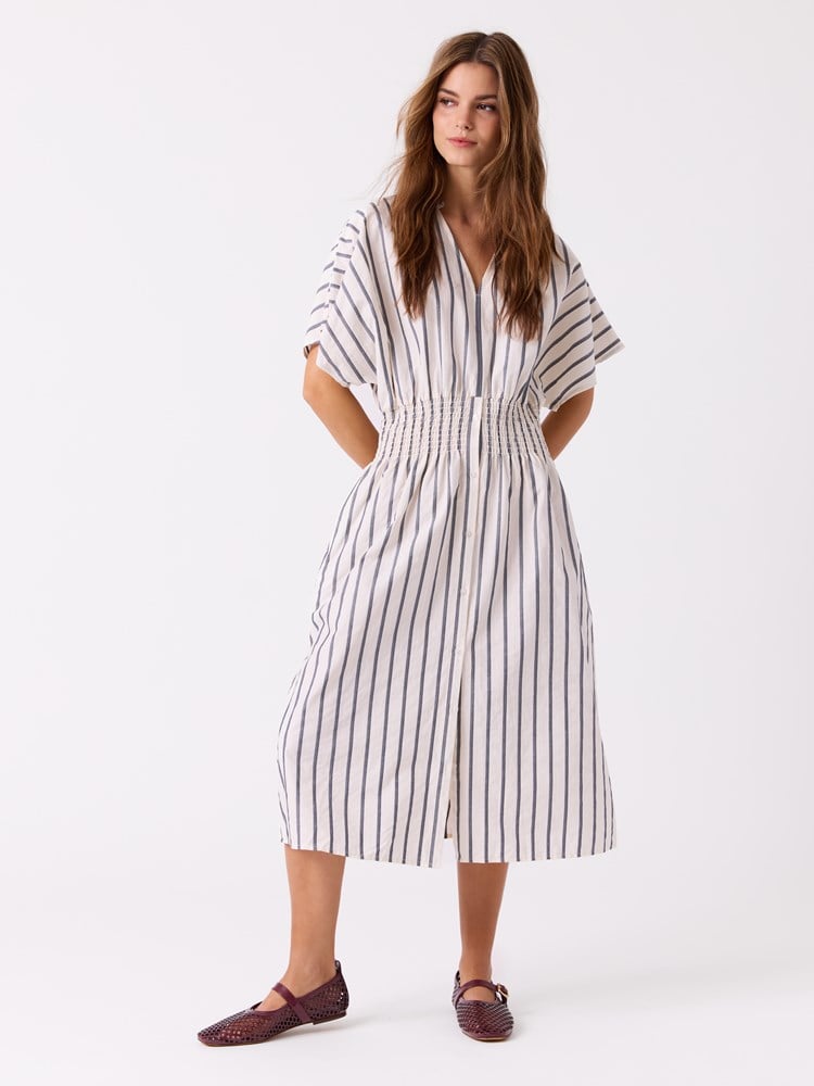 Petronella kjole 7515052_O63-JEANPAUL-H26-Front_914_Petronella kjole O63.jpg_Front