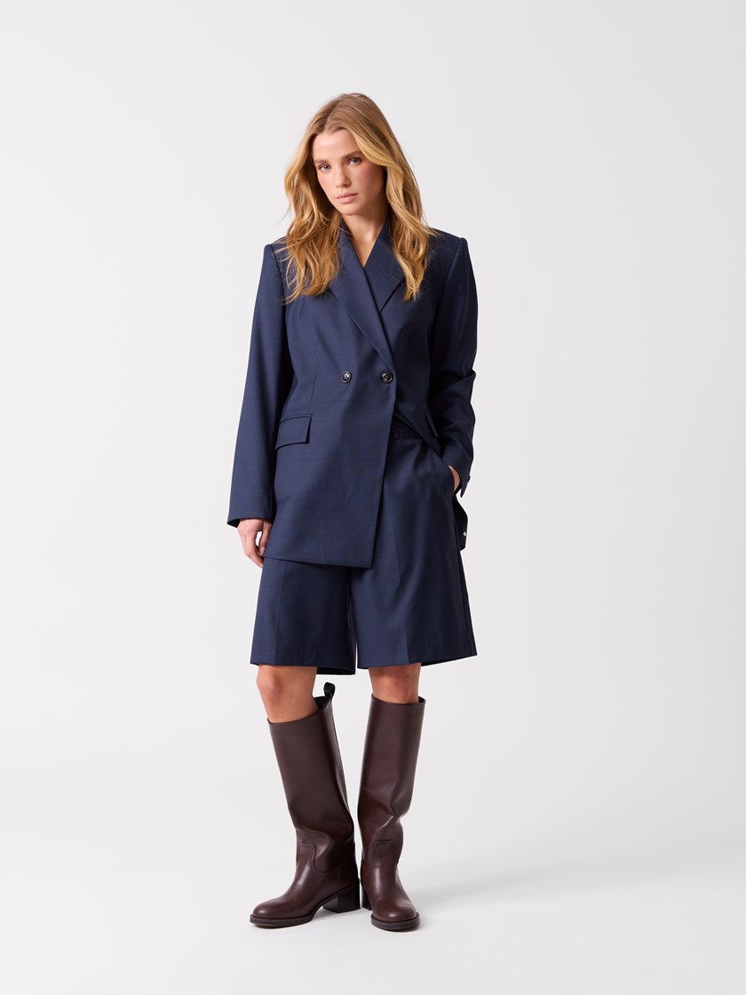 7514095 EM6 7515081_Q99-JEANPAUL-S26-Modell-Front_139_Mimmi blazer EM6_Mimmi blazer EM6 7514095.jpg_