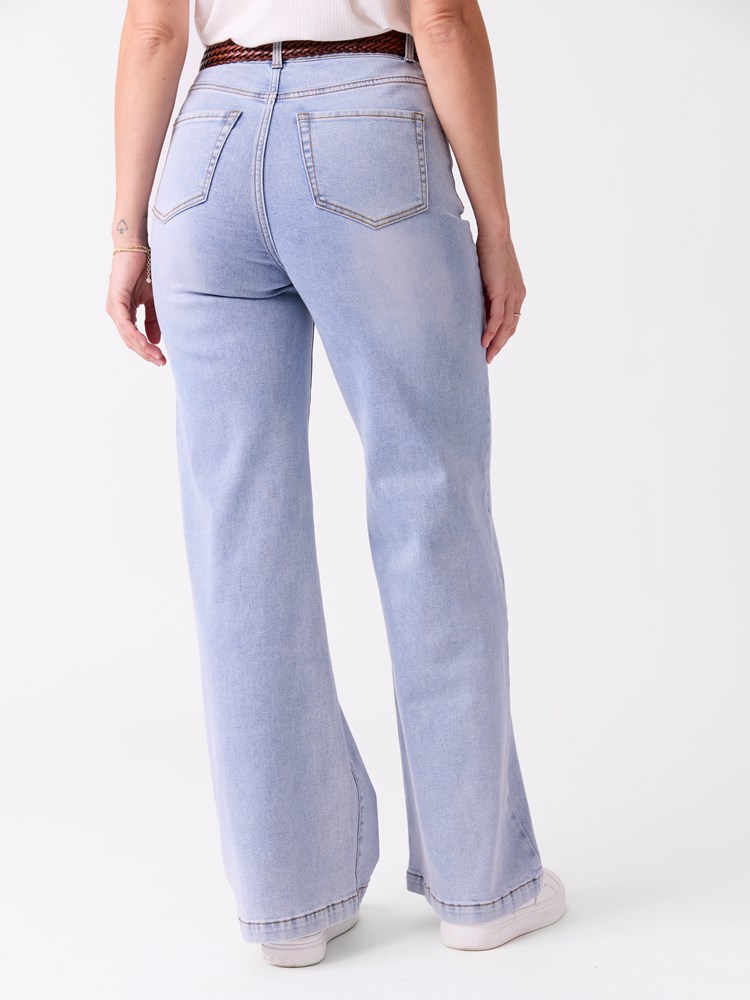 Wilma jeans 7515303_DAC-MELL-S26-Modell-Front_chn=vic_6559_Wilma jeans DAC_Wilma jeans DAC 7515303.jpg_Front||Front