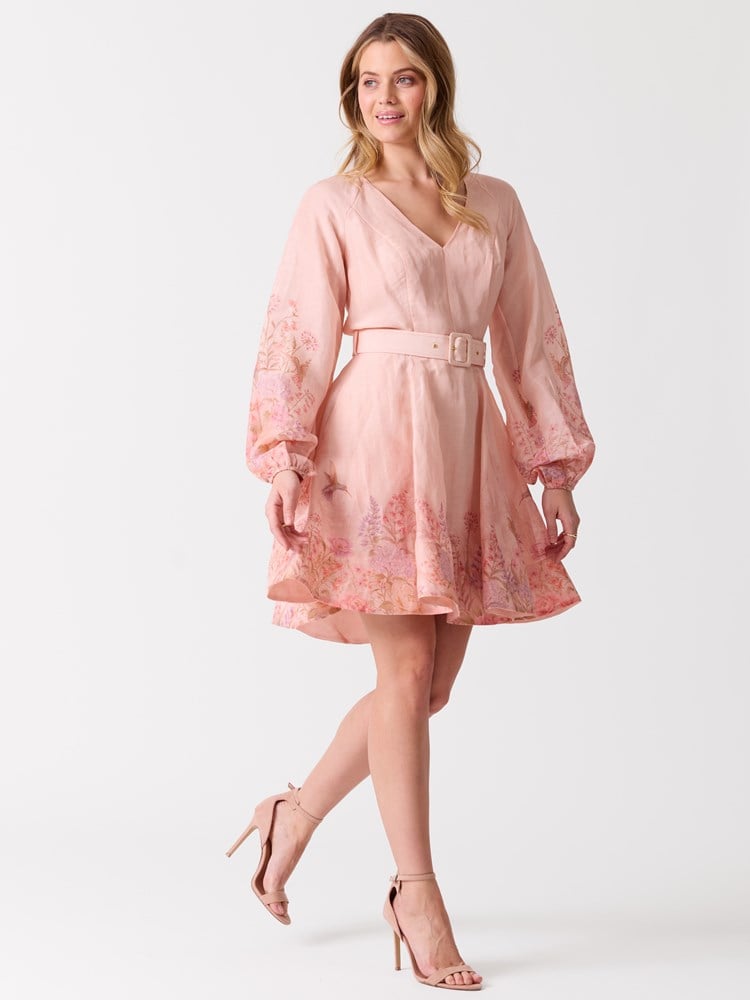 Esme kjole 7515334_MJB-MELL-H26-Modell-Front_chn=vic_3163_Esme kjole MJB.jpg_Front||Front