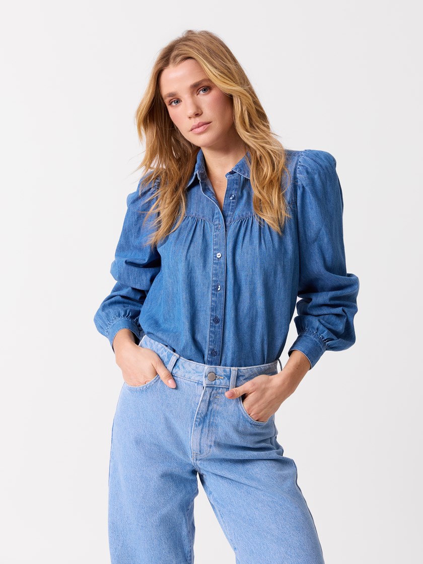 7515351 ECL 7515351_ECL-JEANPAUL-S26-Modell-Front (5)_Anna bluse ECL_Anna bluse ECL 7515351.jpg_