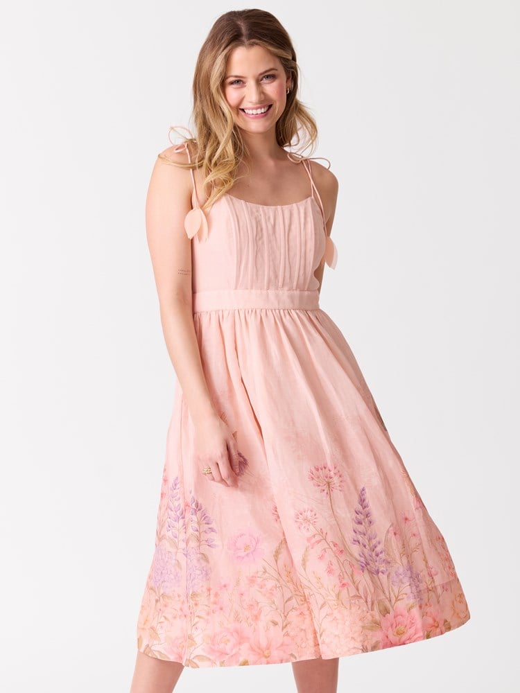 Penelope kjole 7515358_MJB-MELL-H26-Modell-Front_chn=vic_5880_Penelope kjole MJB.jpg_Front||Front