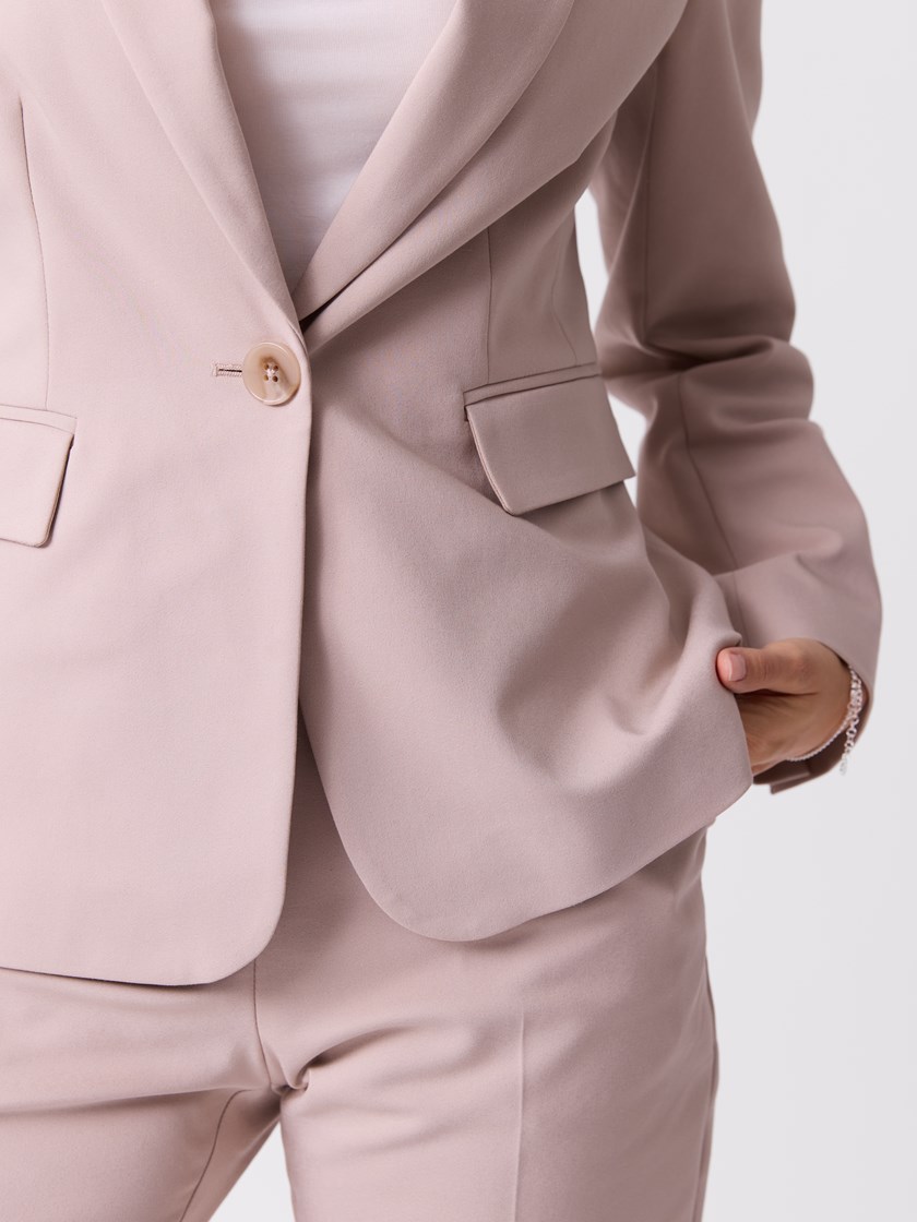 7515371 I4X 7515371_I4X-BLU-S26-Modell-Front_chn=vic_8977.jpg_Front||Front