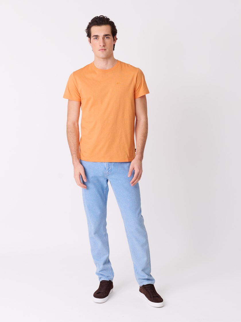 7515379 K1Y 7515379_K1Y-JEANPAUL-S26-Modell-Front_9658_Eliot t-skjorte K1Y.jpg_Front