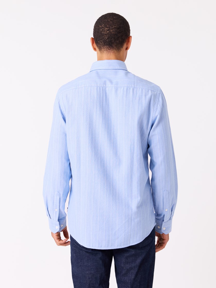 7515387 E9O 7515387_E9O-JEANPAUL-S26-Modell-Front_685_Louis skjorte - Regular fit E9O_Louis skjorte - Regular fit E9O 7515387.jpg_