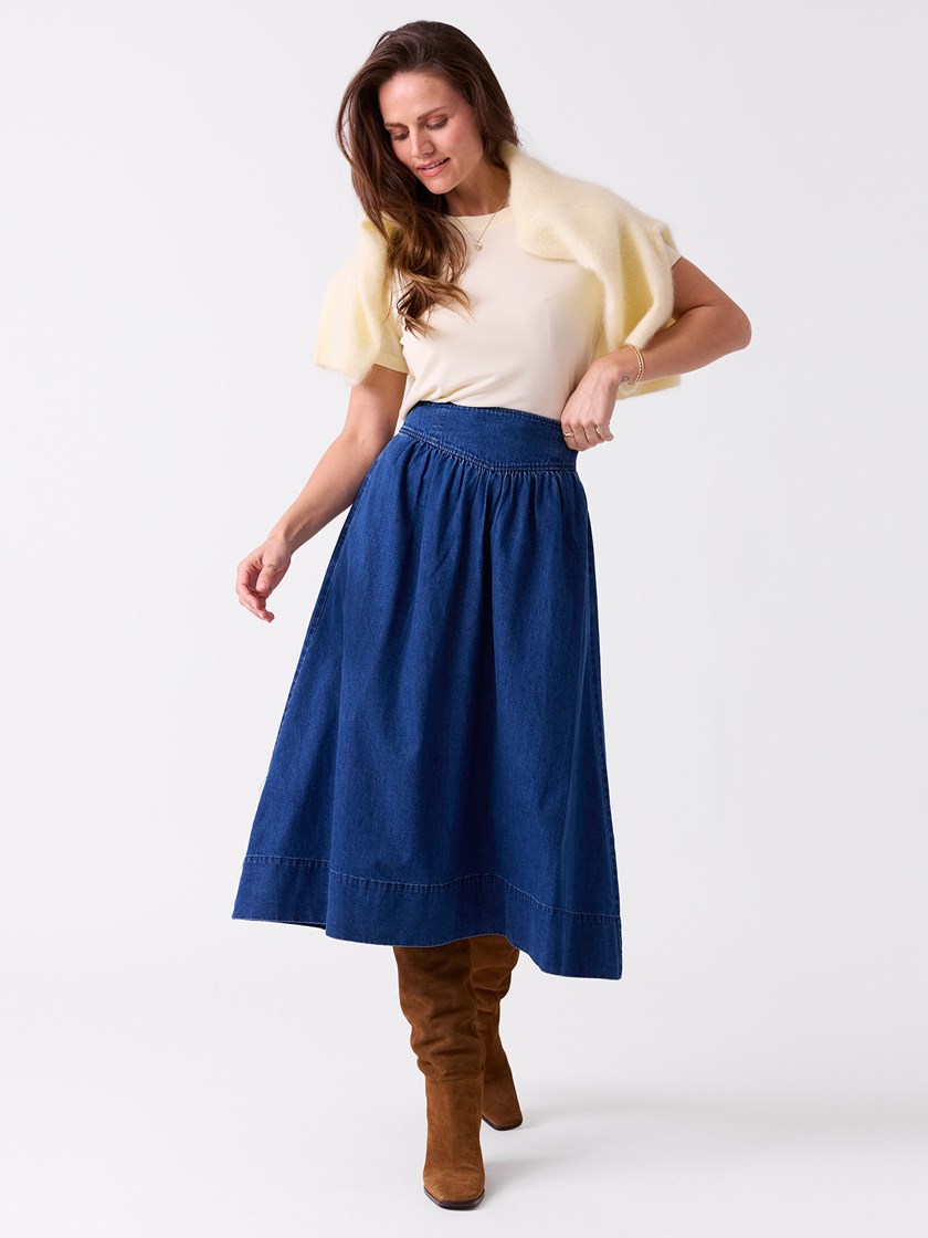 7515389 DAA 7515389_DAA-DONNA-S26-Modell-Front_chn=vic_9669_Delta denimskjørt DAA.jpg_Front||Front