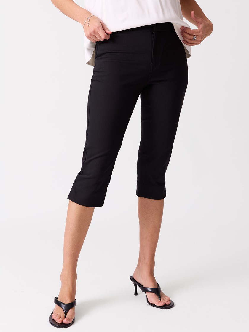 7515413 ID2 7515413_ID2-BLU-H26-Modell-Front_chn=vic_4693_Anine capri bukse ID2.jpg_Front||Front