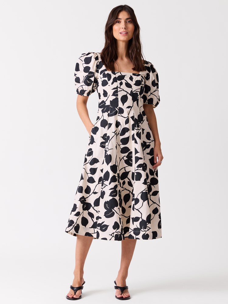 Becca kjole 7515508_O79-BLU-H26-Modell-Front_chn=vic_4677_Becca kjole O79.jpg_Front||Front