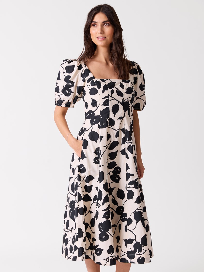 7515508 O79 7515508_O79-BLU-H26-Modell-Front_chn=vic_7010_Becca kjole O79.jpg_Front||Front