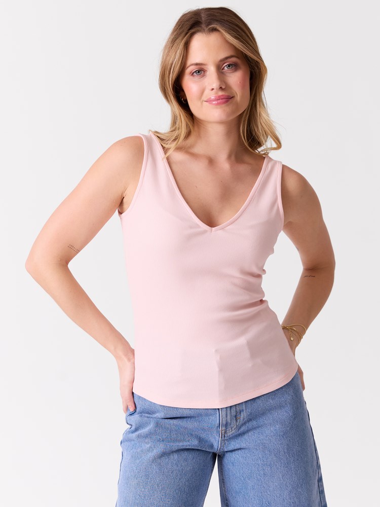 Marthe singlet 7515596_MGC-DONNA-H26-Modell-Front_chn=vic_1889_Marthe singlet MGC_Marthe singlet MGC 7515596.jpg_Front||Front