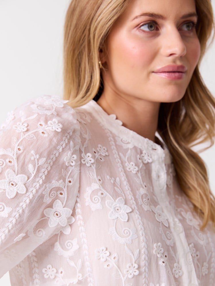 Benoit bluse 7515621_O68-MELL-H26-Modell-Front_chn=vic_7888_Benoit bluse O68.jpg_Front