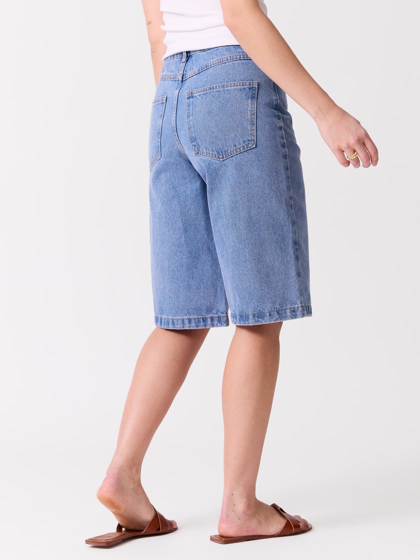 7515661 DAC 7515661_DAC-DONNA-H26-Modell-Front_chn=vic_4787_Estelle bermuda shorts DAC.jpg_Front||Front
